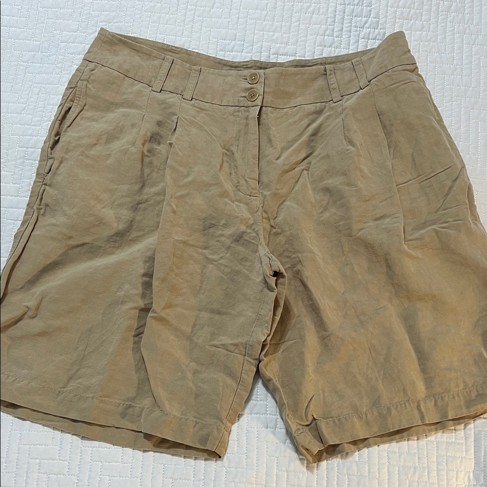 Tommy Bahama Women's Tan Flat Front Shorts
